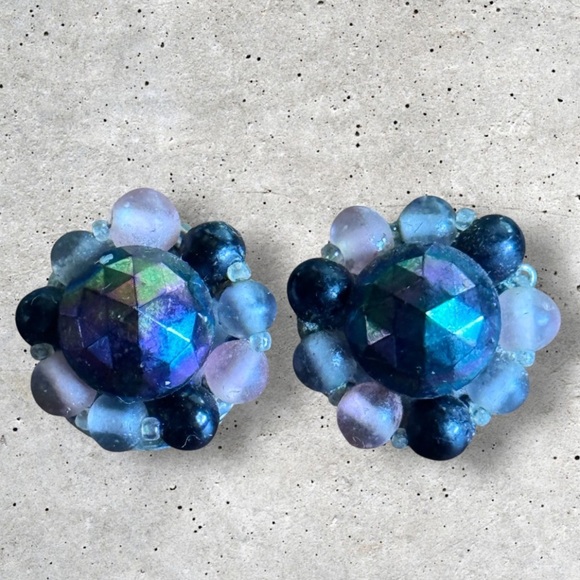 Seven 7 pairs vintage clip on estate earrings in blacks and grays marked Japan - Picture 3 of 15